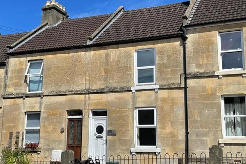 3 bedroom terraced house to rent, Shophouse Road, Bath, BA2