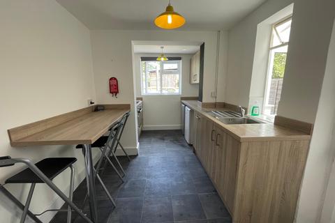 3 bedroom terraced house to rent, Shophouse Road, Bath, BA2