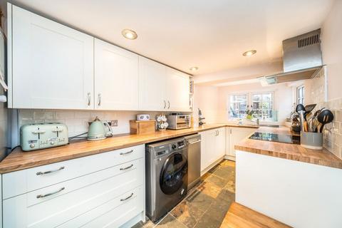 2 bedroom end of terrace house for sale, Chestnut Road, Twickenham TW2