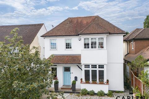 Luctons Avenue, Buckhurst Hill