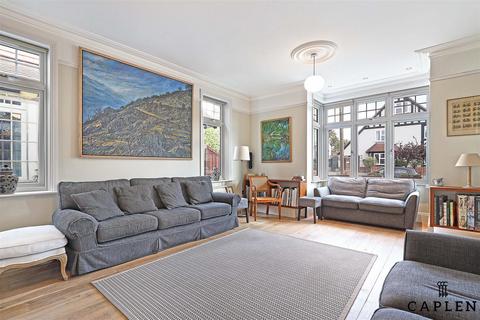 undefined, Luctons Avenue, Buckhurst Hill