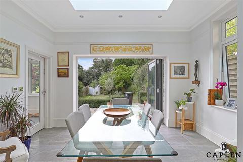 undefined, Luctons Avenue, Buckhurst Hill