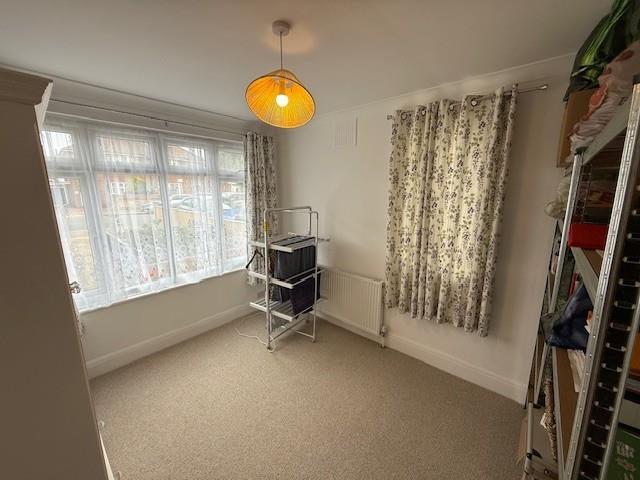 41 Ladydell bedroom 2.jpg