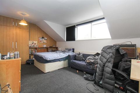 7 bedroom terraced house to rent, Wood Lane, Headingley, Leeds