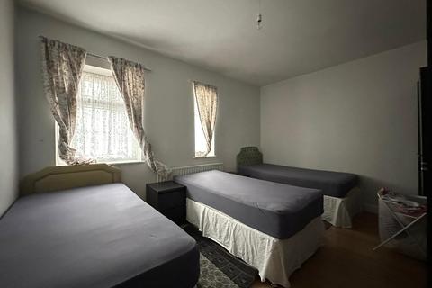 5 bedroom end of terrace house for sale, Brookehowse Road, London, SE6