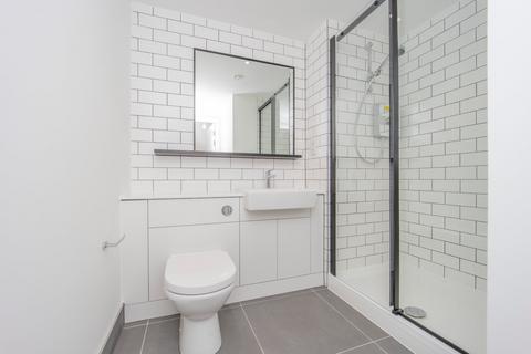 Studio to rent, Fermont House, 15 Beaufort Square, London