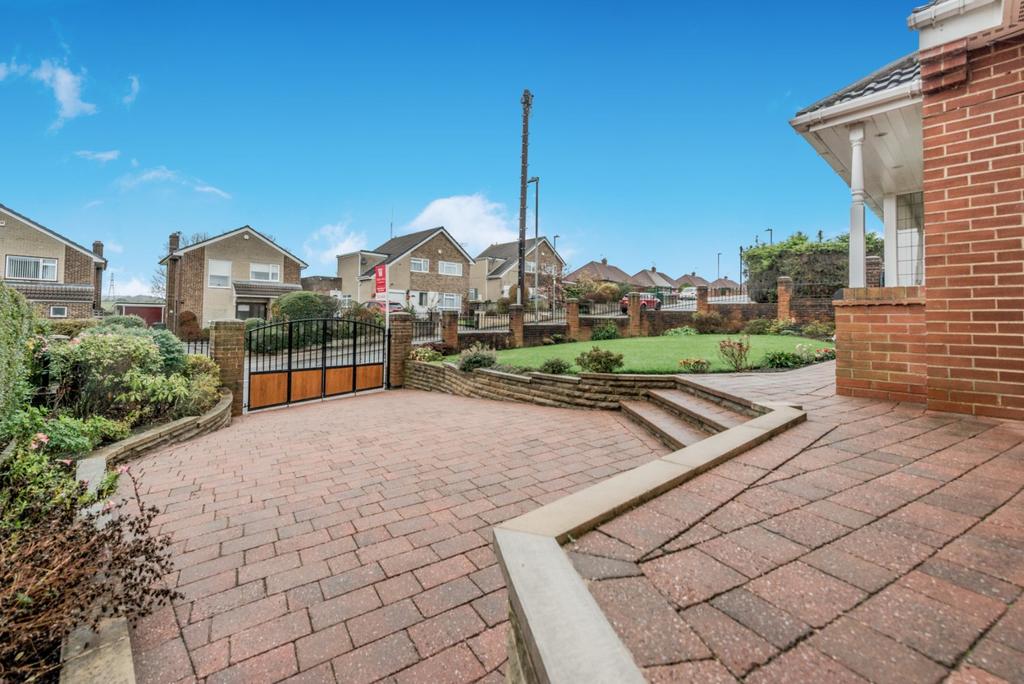 Front Garden/Dway