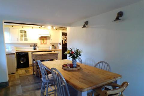 4 bedroom cottage for sale, Main Street, Aslockton, Nottingham
