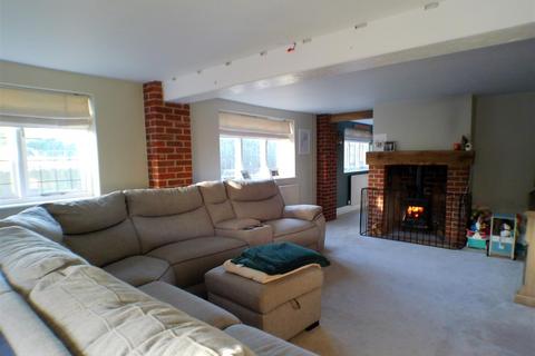 4 bedroom cottage for sale, Main Street, Aslockton, Nottingham