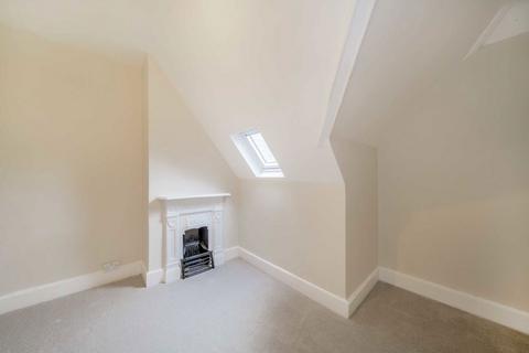 2 bedroom flat for sale, Riggindale Road, London SW16