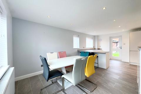 4 bedroom detached house for sale, Hunters Close, Grove, OX12