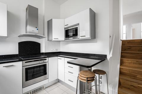 2 bedroom terraced house to rent, Elgin Avenue, London, W9