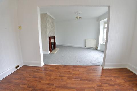 4 bedroom flat to rent, Fulwell road