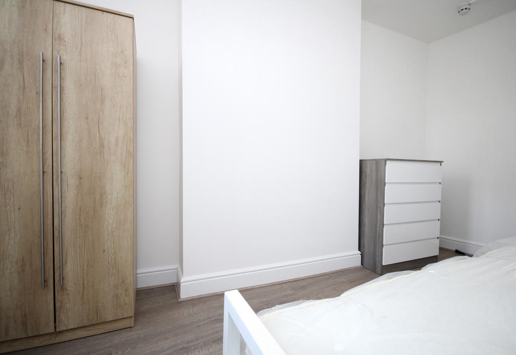 Bedroom2