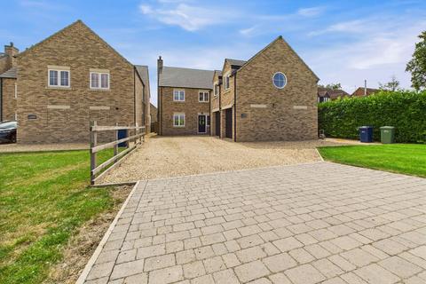 4 bedroom detached house for sale, March Road, Whittlesey, PE7