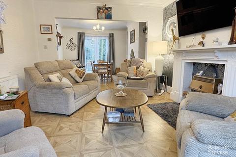 3 bedroom semi-detached house for sale, Highbarn Street, Royton