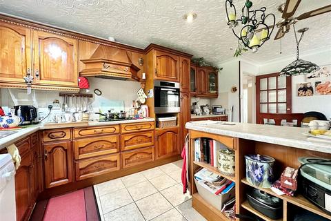 undefined, Sunset Place, Huntley GL19