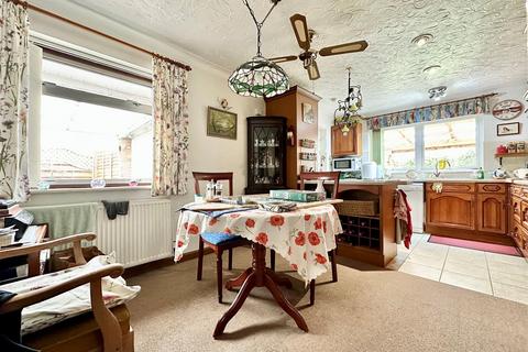 undefined, Sunset Place, Huntley GL19