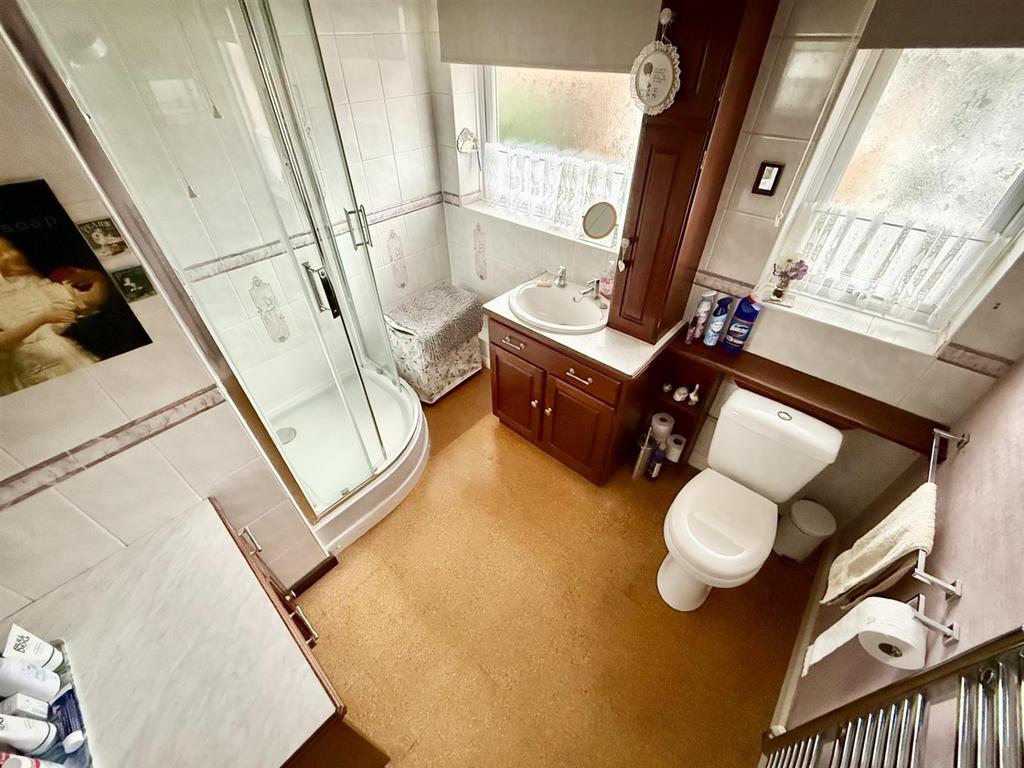 Shower Room.jpg