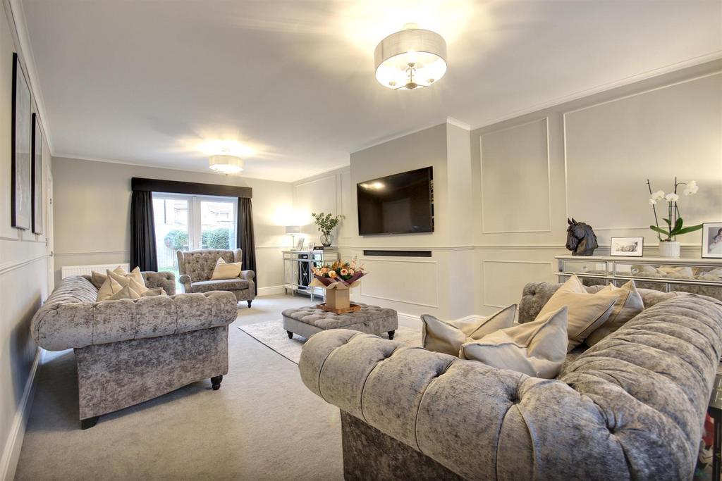 10 Bromby Close (18).jpg