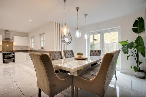 5 bedroom detached house for sale, Bromby Close, Cottingham