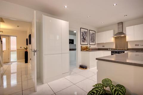 5 bedroom detached house for sale, Bromby Close, Cottingham