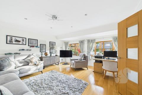 5 bedroom detached house for sale, Victoria Road, Chelmsford CM3