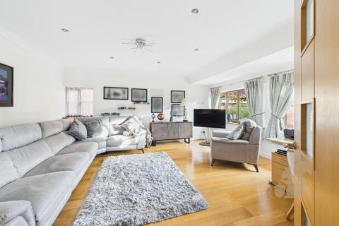 5 bedroom detached house for sale, Victoria Road, Chelmsford CM3
