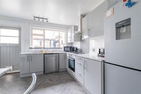 3 bedroom end of terrace house for sale, St. Gregorys Place, Chorley