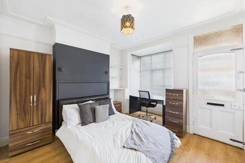 4 bedroom terraced house for sale, Bampton Street, Loughborough LE11