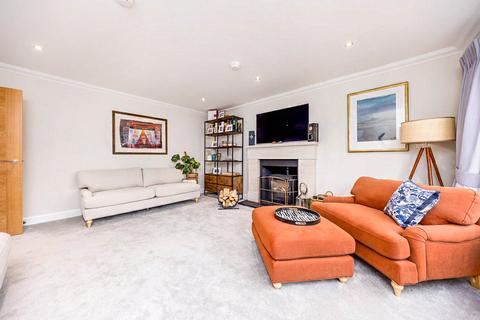 5 bedroom detached house to rent, Old Balmore Road, Balmore, Glasgow, G64