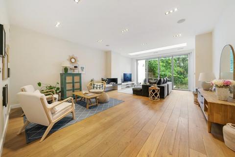7 bedroom semi-detached house to rent, Hocroft Road, London, NW2