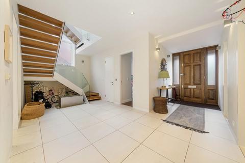 7 bedroom semi-detached house to rent, Hocroft Road, London, NW2