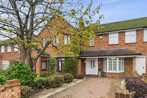 undefined, Ashwood Avenue, Uxbridge UB8