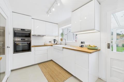 undefined, Ashwood Avenue, Uxbridge UB8