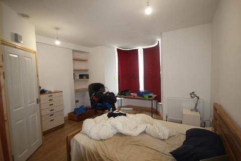 undefined, 3 Bed Flat, (Ground Floor) Cliff Terrace