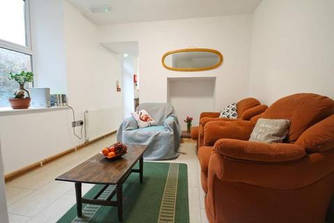 undefined, 3 Bed Flat, (Flat 1) Caergog Terrace