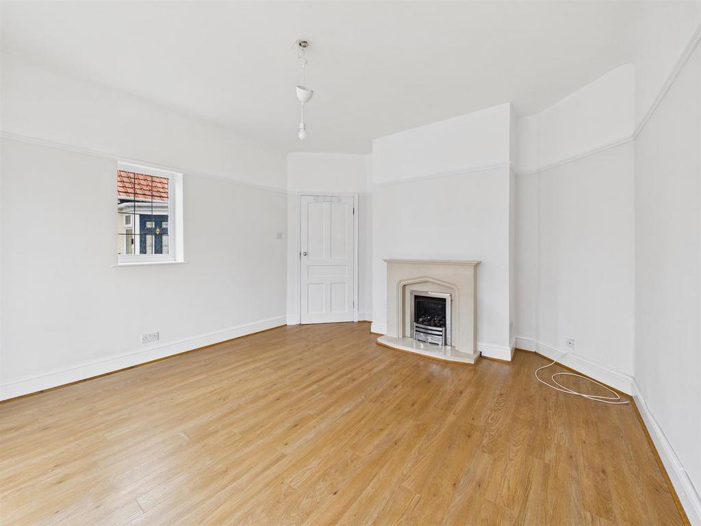 CAM05411 G0-PR0140-STILL002.jpg