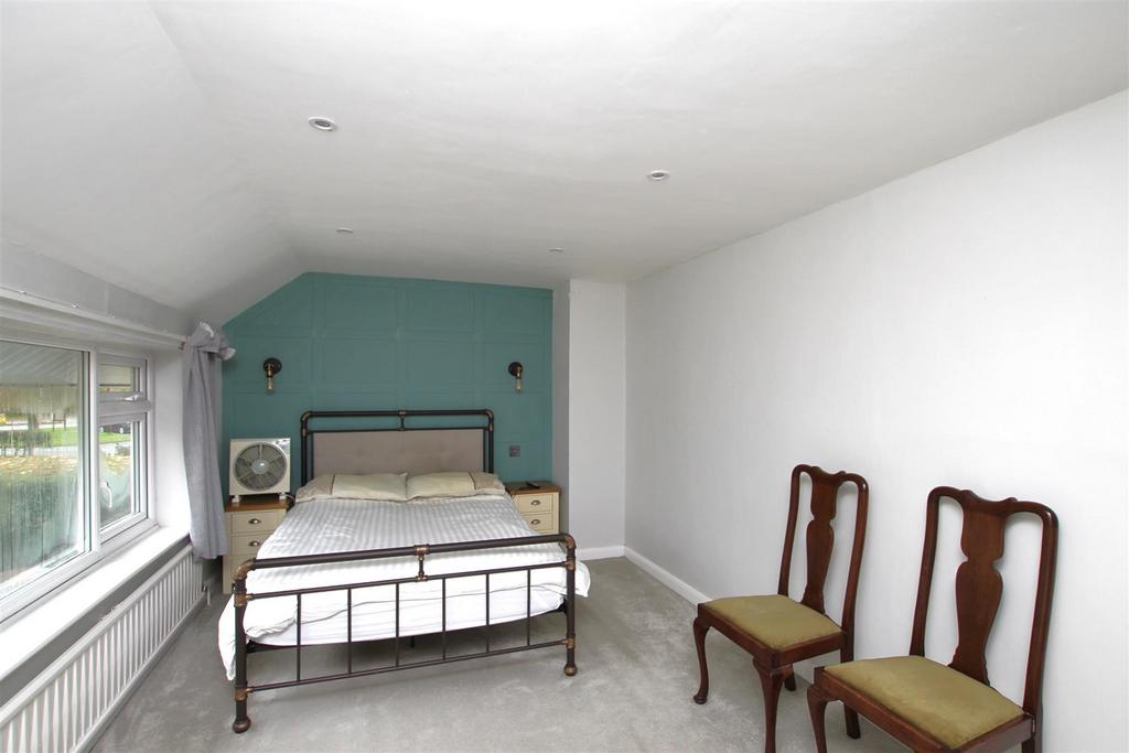 Bedroom One - b.JPG
