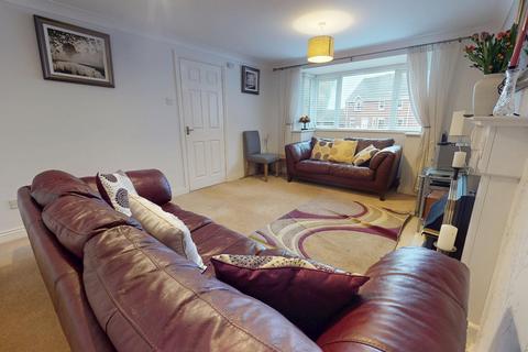 25 Ashton Close, Daventry, NN11 9YW