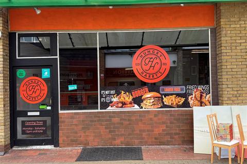 Restaurant to rent - The Row, New Ash Green, Longfield