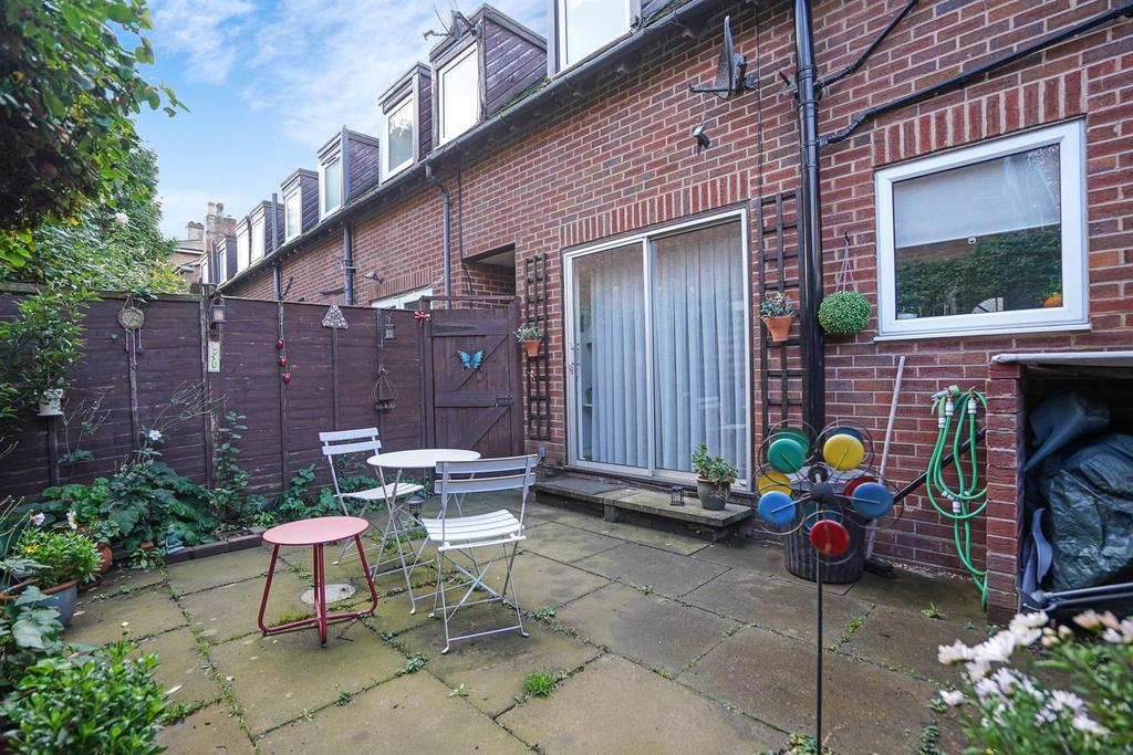 2 Lyndon Court-4.jpg