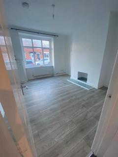 2 bedroom terraced house to rent, Essex Street, Horwich, Bolton