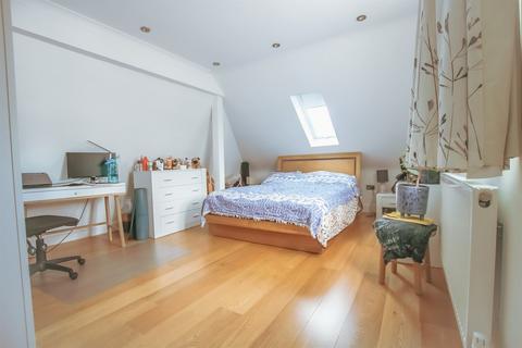 undefined, Egerton Gardens, Hendon NW4