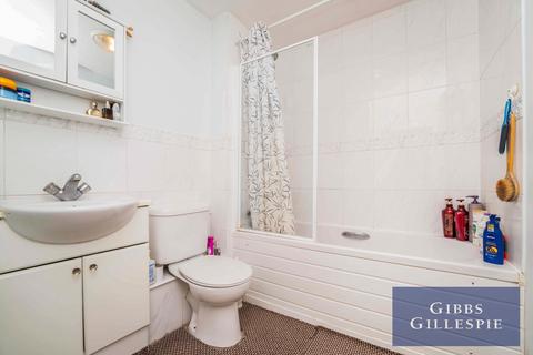 1 bedroom flat to rent, Hume Way, Ruislip, HA4