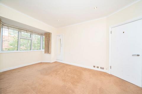2 bedroom flat to rent, Fairlawn Grove, London W4