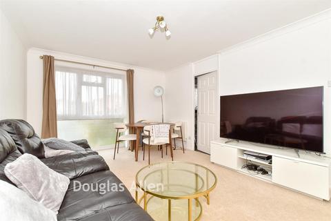 2 bedroom flat for sale, Trotwood, Chigwell IG7