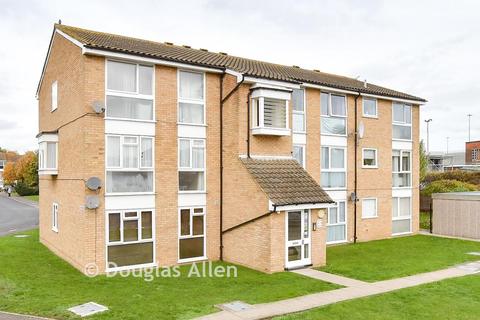 2 bedroom flat for sale, Trotwood, Chigwell IG7