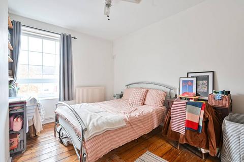2 bedroom flat for sale, Staple Street, Borough, London, SE1
