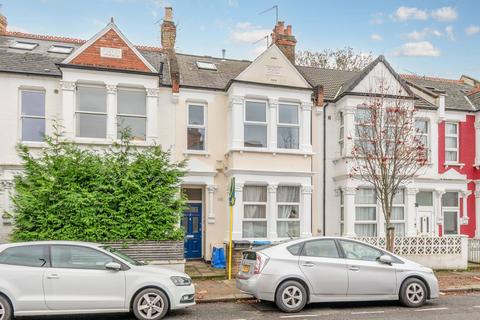 3 bedroom flat to rent, Rockhall Road, Cricklewood, London, NW2
